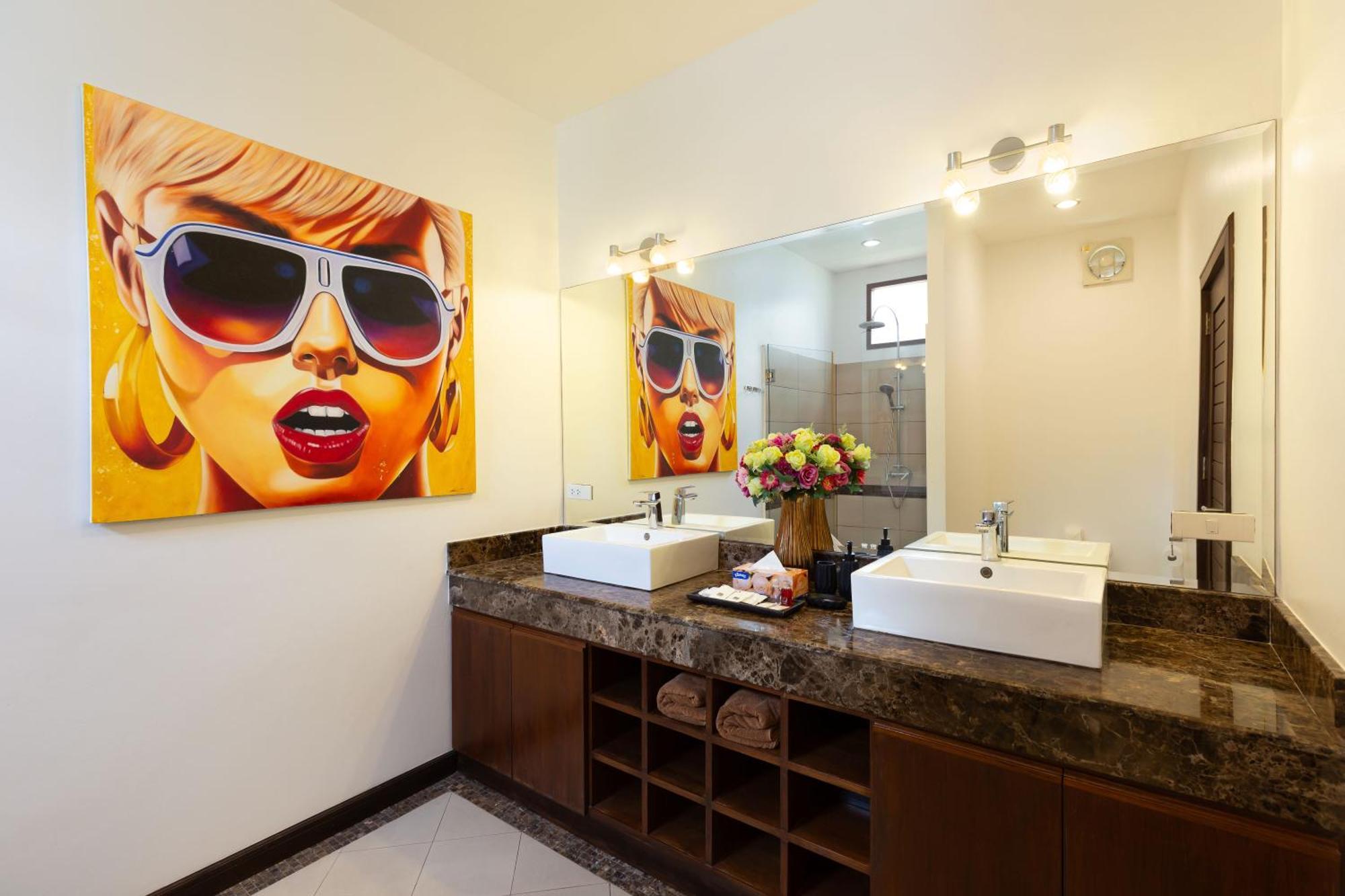 Extraordinary Courtyard 6Br Pool Villa Sri Suri, Naiharn Rawai 외부 사진