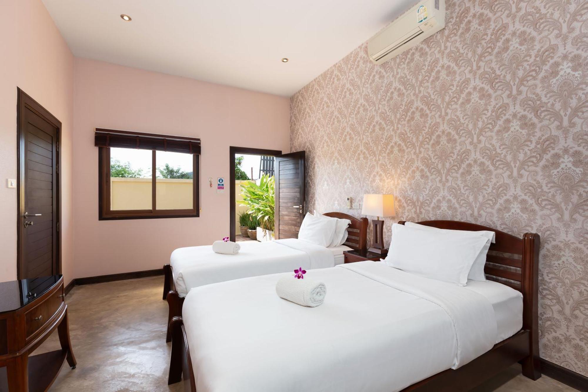 Extraordinary Courtyard 6Br Pool Villa Sri Suri, Naiharn Rawai 외부 사진