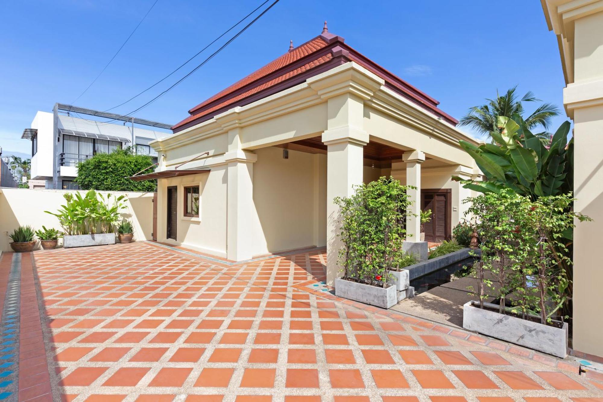 Extraordinary Courtyard 6Br Pool Villa Sri Suri, Naiharn Rawai 외부 사진